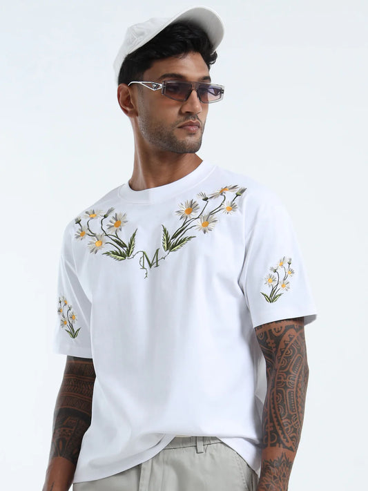 Comfortable Oversized White Round Neck Men’s T-Shirt Ideal for Travel, Lounging, and Daily Fashion
