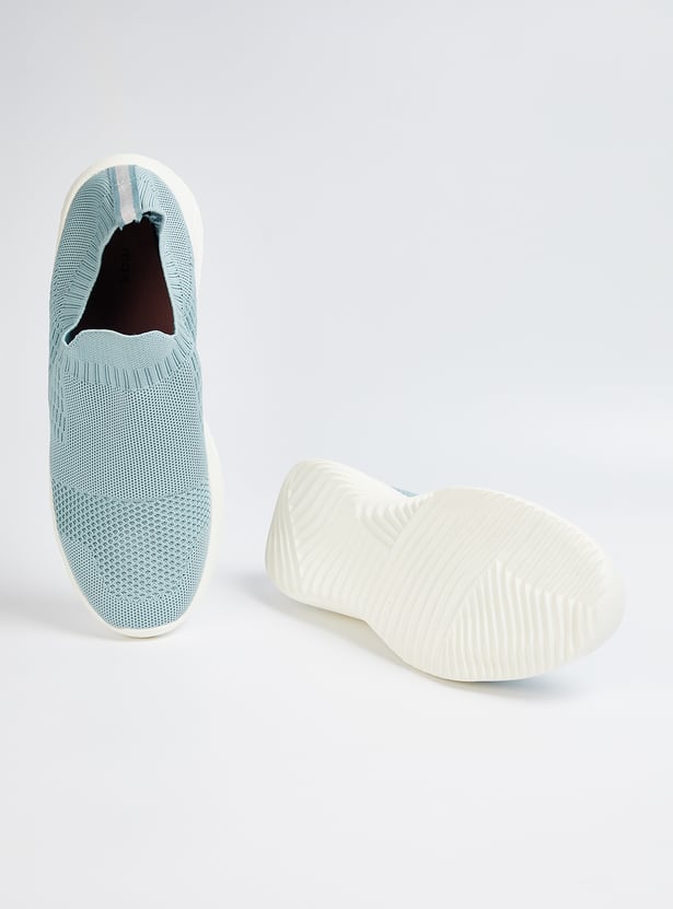 Lightweight Slip-On Mesh Sneakers for Women Everyday Comfort