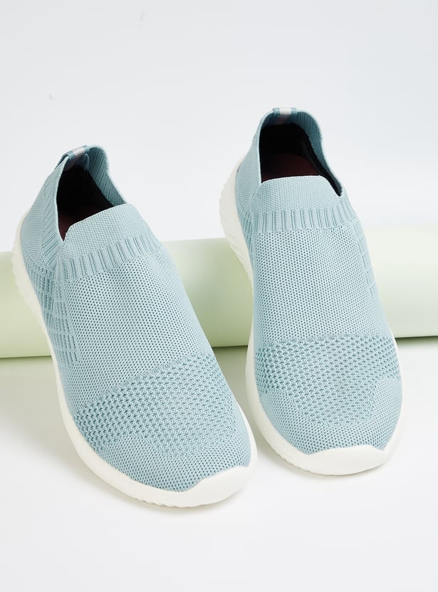 Lightweight Slip-On Mesh Sneakers for Women Everyday Comfort
