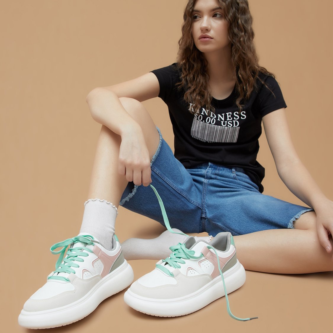 Trendy Low-Top Colourblock Sneakers for Everyday Wear