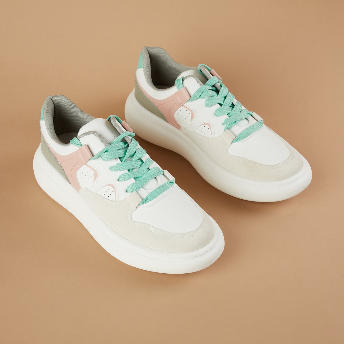 Trendy Low-Top Colourblock Sneakers for Everyday Wear