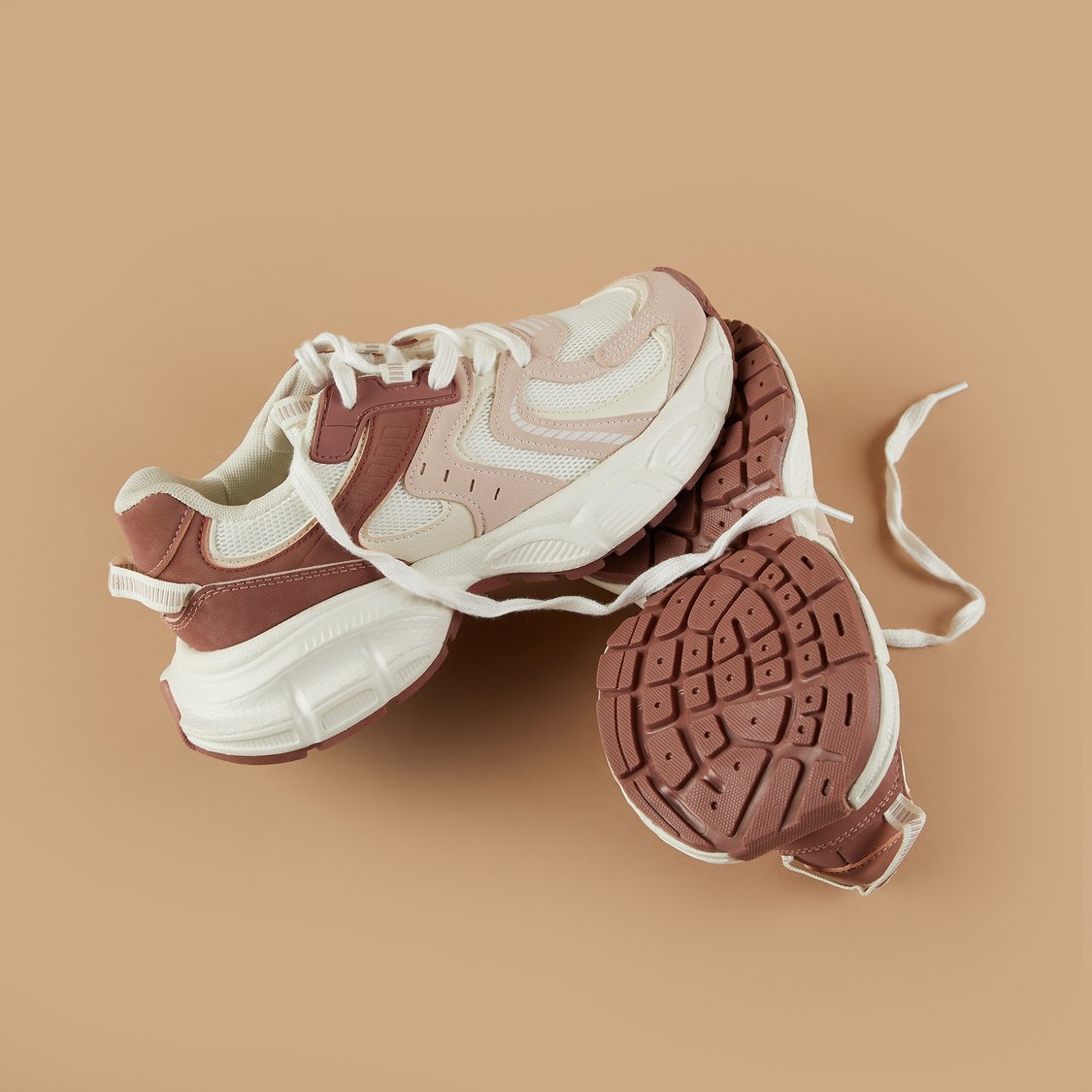 Comfortable Mesh-Panelled Low-Top Sneakers for Everyday Use