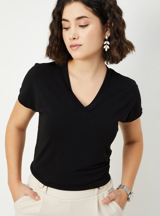 Chic Women Solid T Shirt Perfect for Outings and Parties