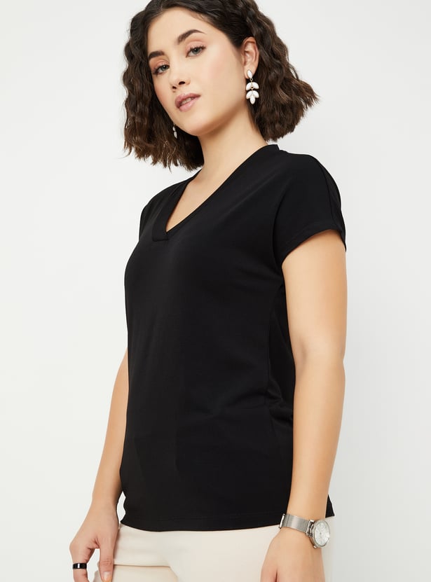 Chic Women Solid T Shirt Perfect for Outings and Parties
