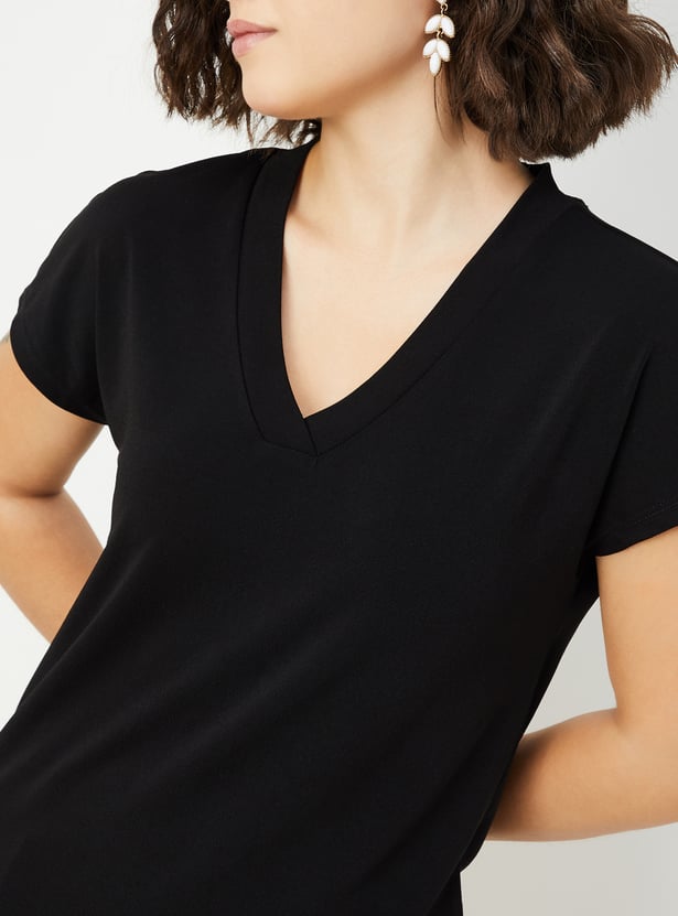 Chic Women Solid T Shirt Perfect for Outings and Parties
