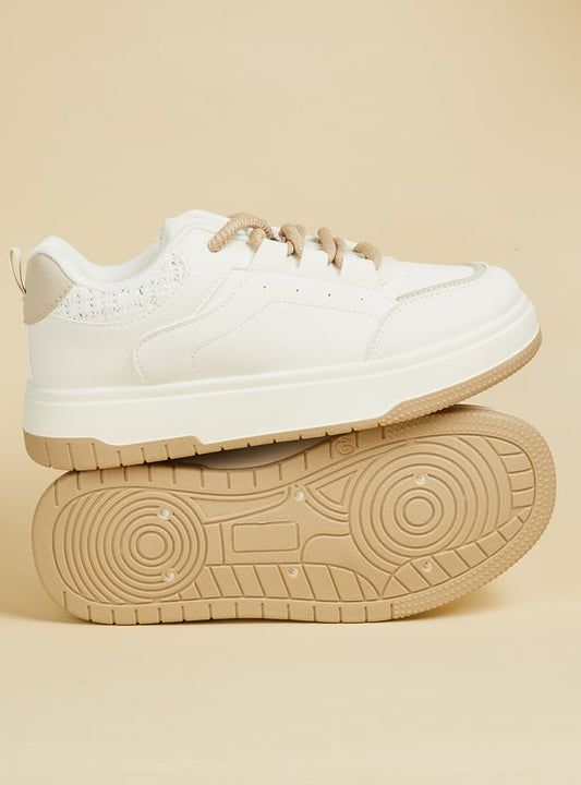 Women’s Casual Lace-Up Sneakers Lightweight and Fashionable
