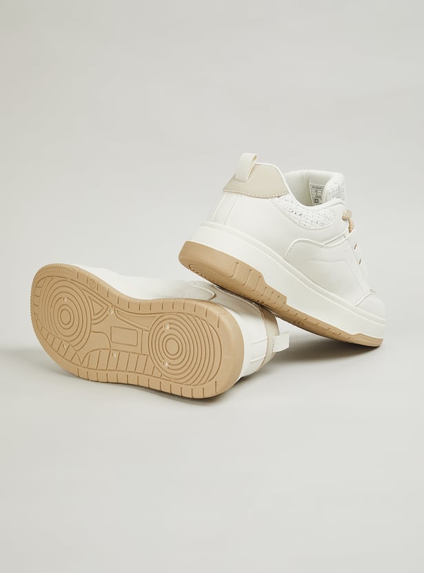 Women’s Casual Lace-Up Sneakers Lightweight and Fashionable