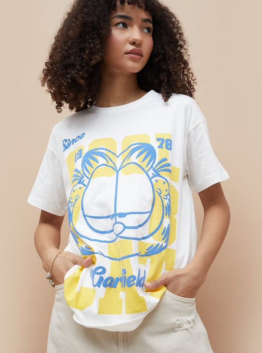 Fashion Forward Garfield Graphic T Shirt Women Trendy Look