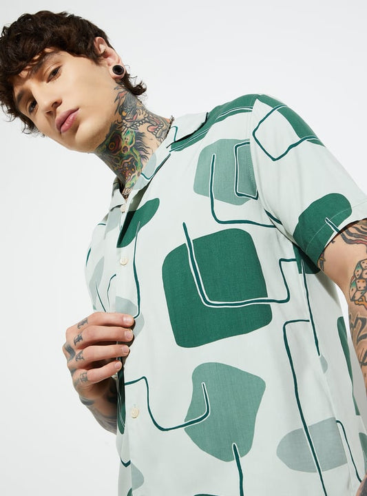 Classic Mens Printed Regular Fit Resort Shirt Green and White Soft Comfortable Stylish Vacation Shirt