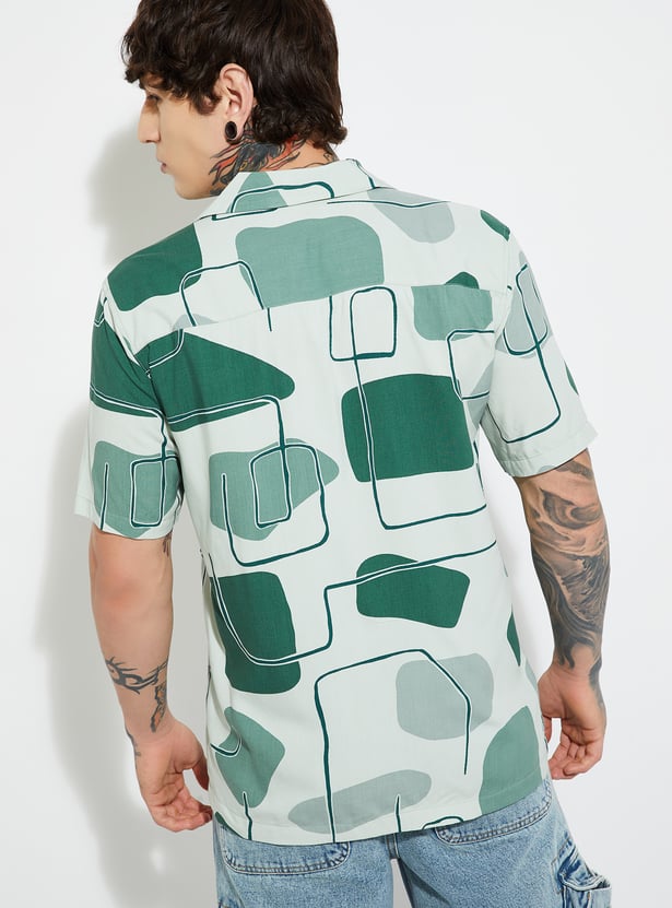 Classic Mens Printed Regular Fit Resort Shirt Green and White Soft Comfortable Stylish Vacation Shirt
