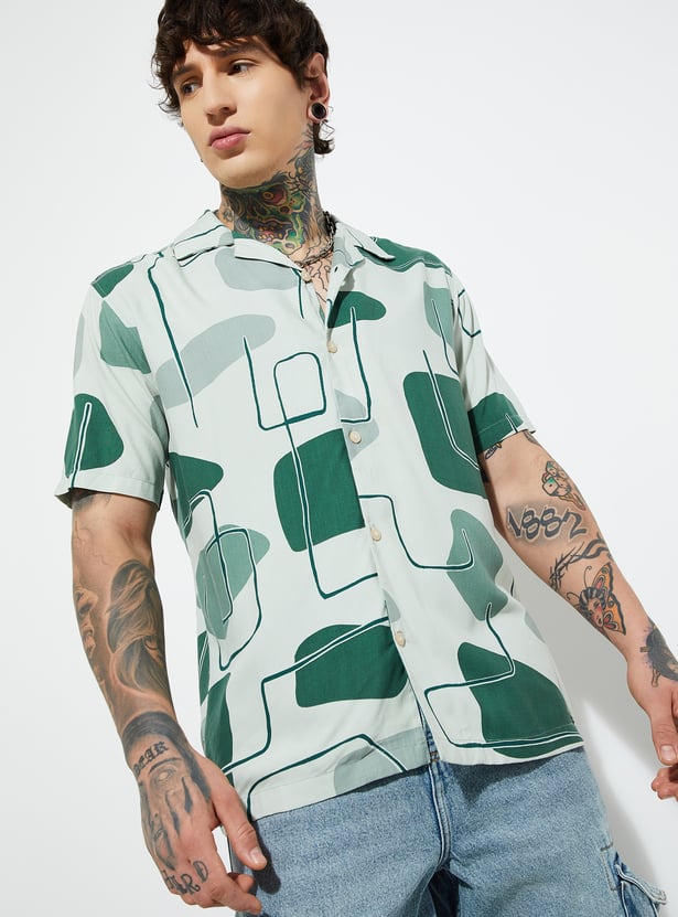 Classic Mens Printed Regular Fit Resort Shirt Green and White Soft Comfortable Stylish Vacation Shirt