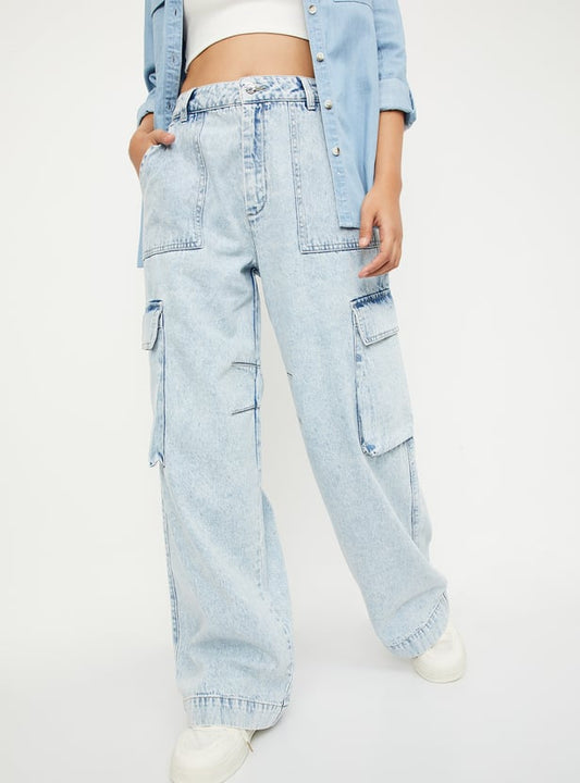 Fashionable Women’s Relaxed Fit Washed Cargo Denim Pants