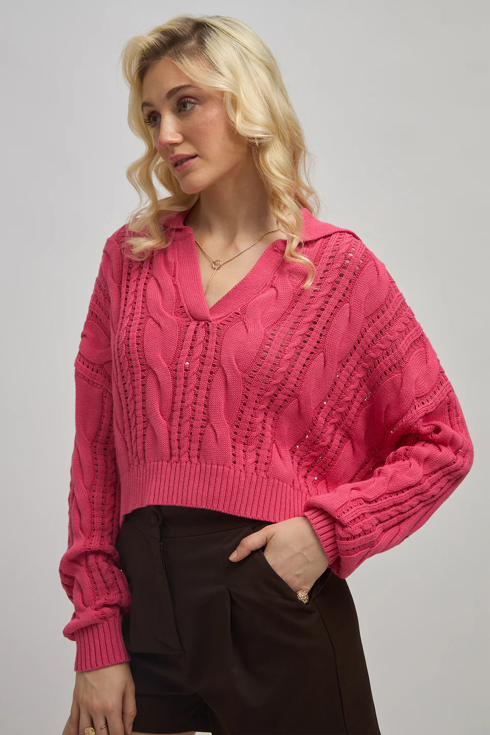 Elegant Women’s Cotton Full Sleeve Top Featuring Oversized Collar