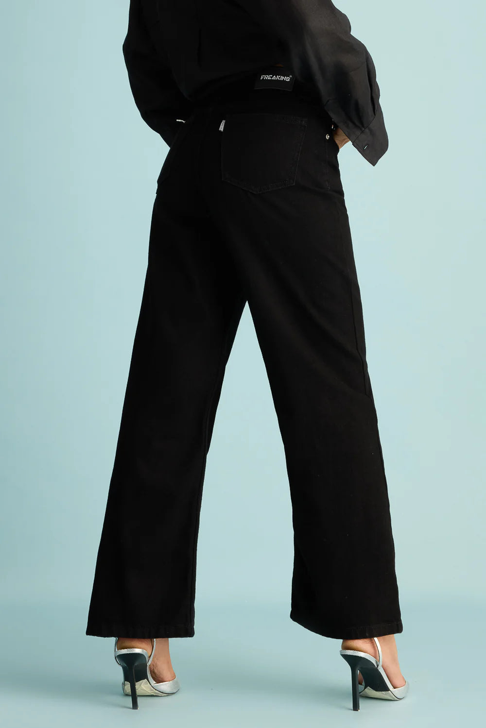 Trendy Ebony Wide Denim Jeans for Women with Modern Casual Style