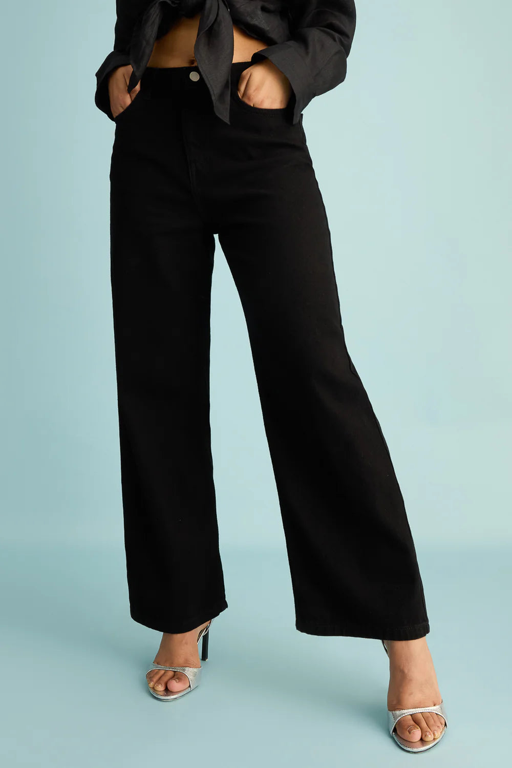 Trendy Ebony Wide Denim Jeans for Women with Modern Casual Style