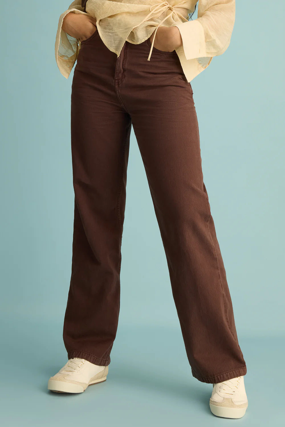 Women's Rustic Brown Straight Jeans with Soft Washed Finish for Timeless Look
