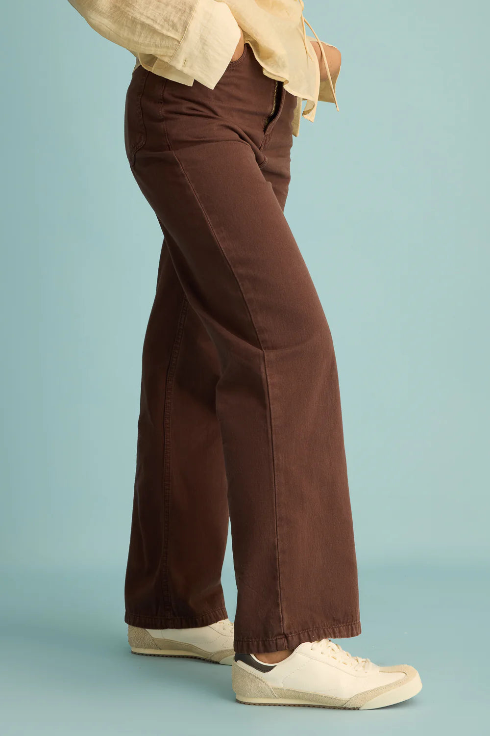 Women's Rustic Brown Straight Jeans with Soft Washed Finish for Timeless Look