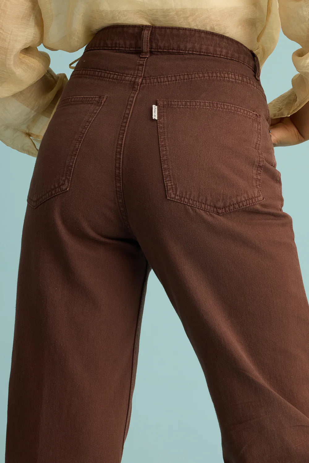 Women's Rustic Brown Straight Jeans with Soft Washed Finish for Timeless Look