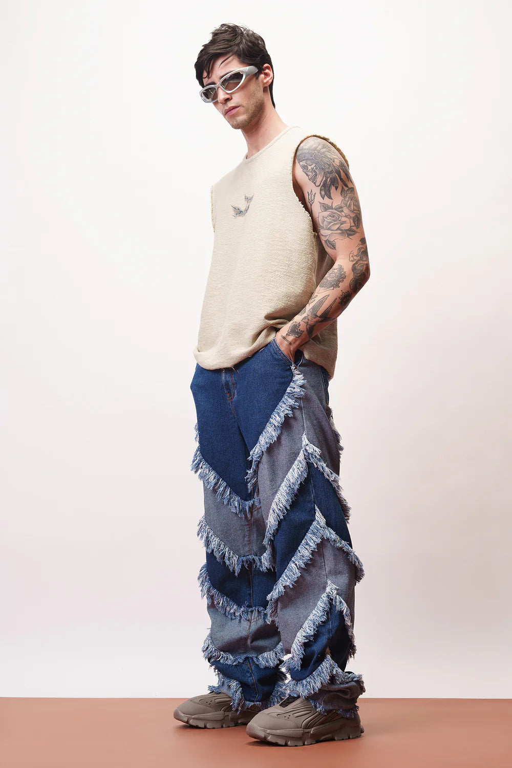 Men's Frayed Frenzy Straight-Fit Denim Jeans for Trendy Casual Wear