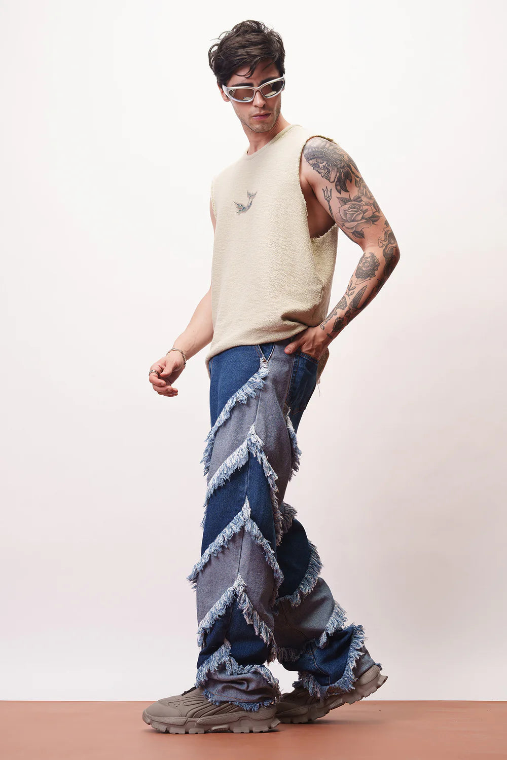 Men's Frayed Frenzy Straight-Fit Denim Jeans for Trendy Casual Wear