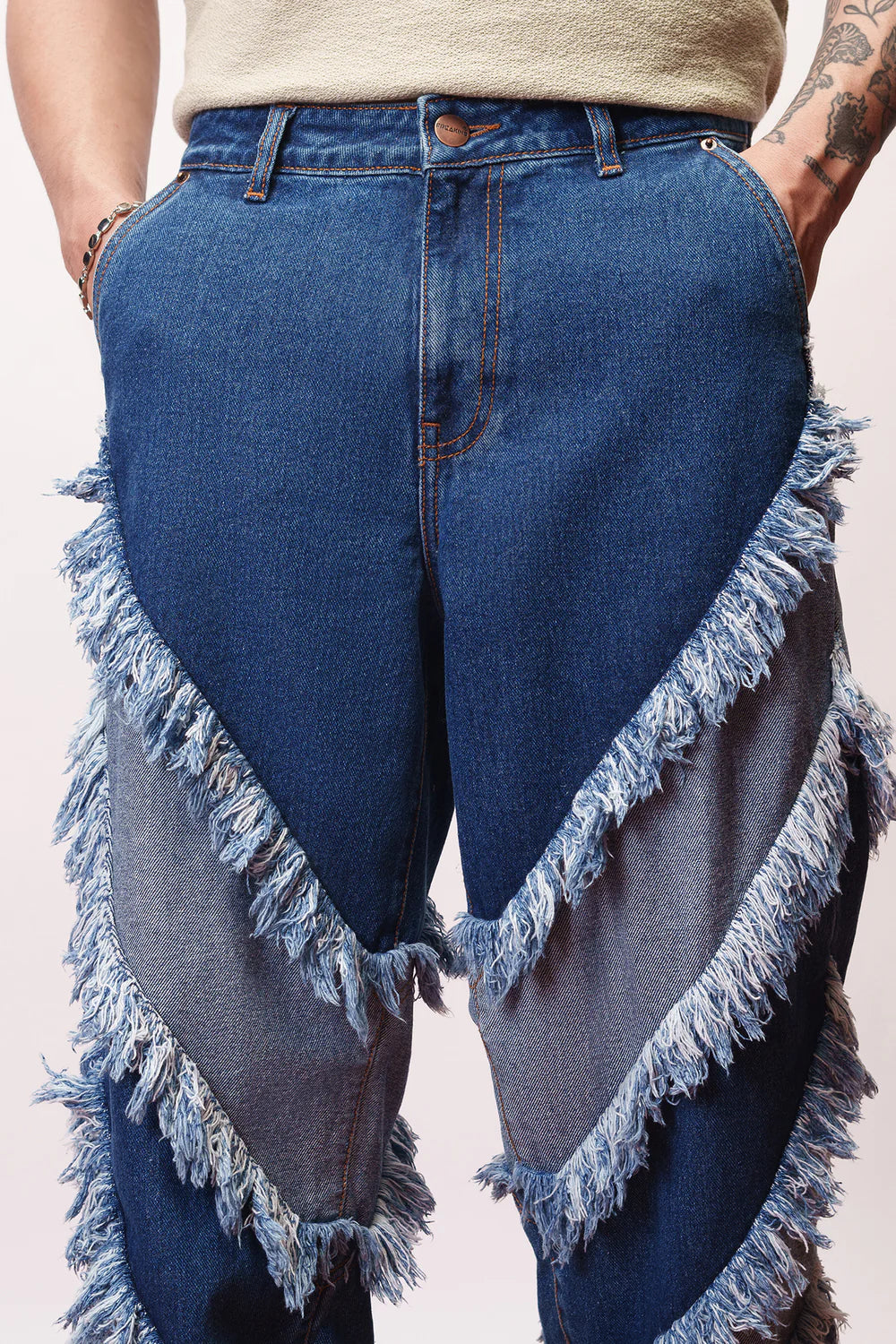 Men's Frayed Frenzy Straight-Fit Denim Jeans for Trendy Casual Wear