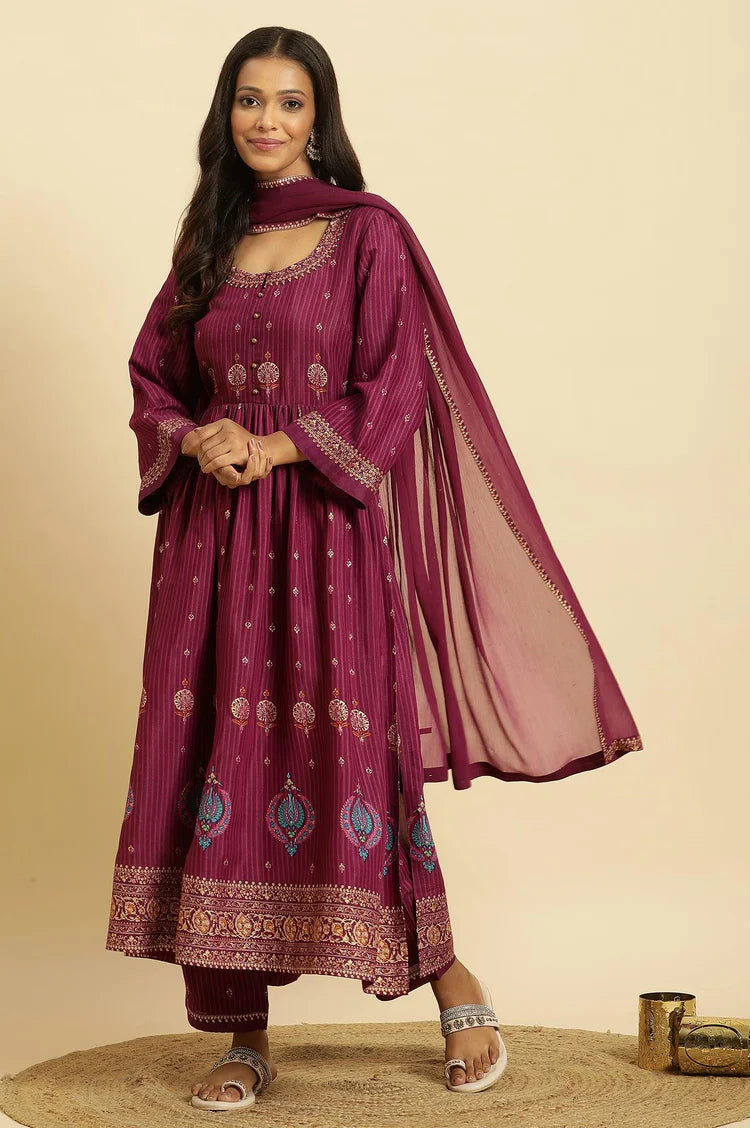 Graceful Purple Embellished Kurta Outfit with Pants and Dupatta Perfect for Weddings and Cultural Events