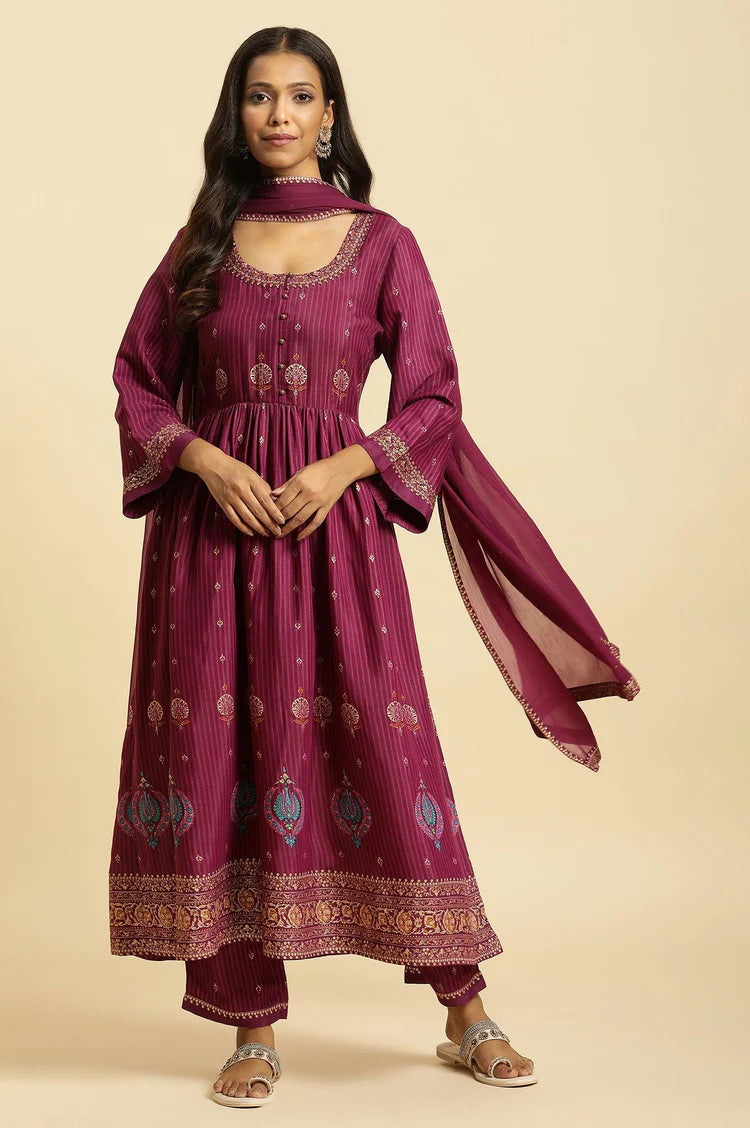 Graceful Purple Embellished Kurta Outfit with Pants and Dupatta Perfect for Weddings and Cultural Events