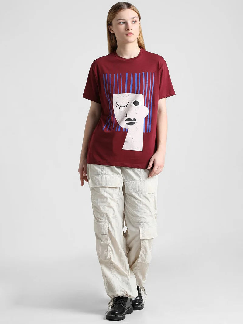 Trendy Maroon Graphic Print Tee Women Comfortable Everyday Wear