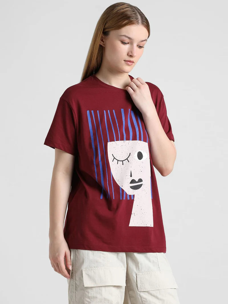 Trendy Maroon Graphic Print Tee Women Comfortable Everyday Wear