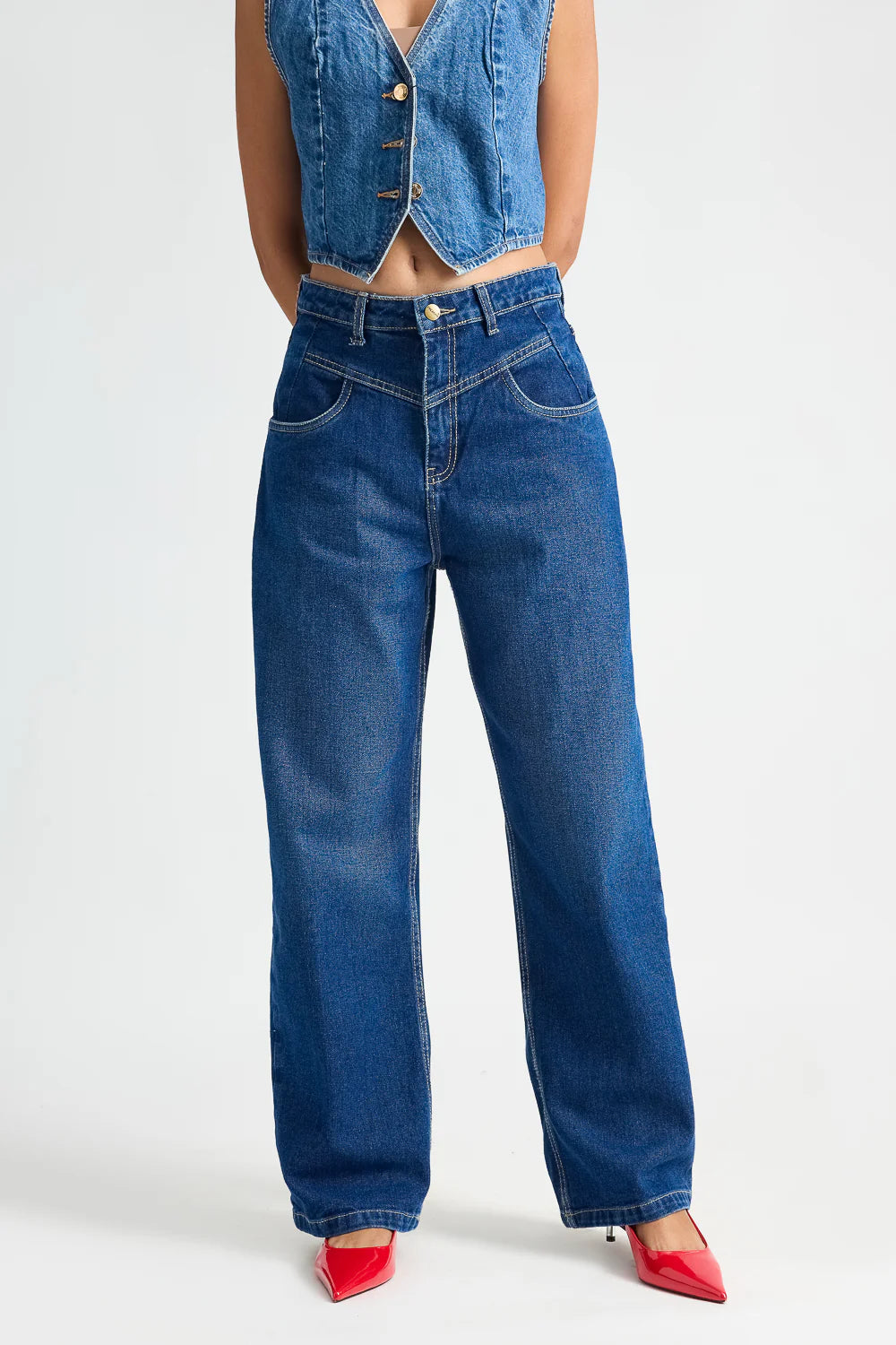 Dark Blue Fish Cut Women's Straight-Fit Jeans with Trendy Flared Hem for Stylish Everyday Wear