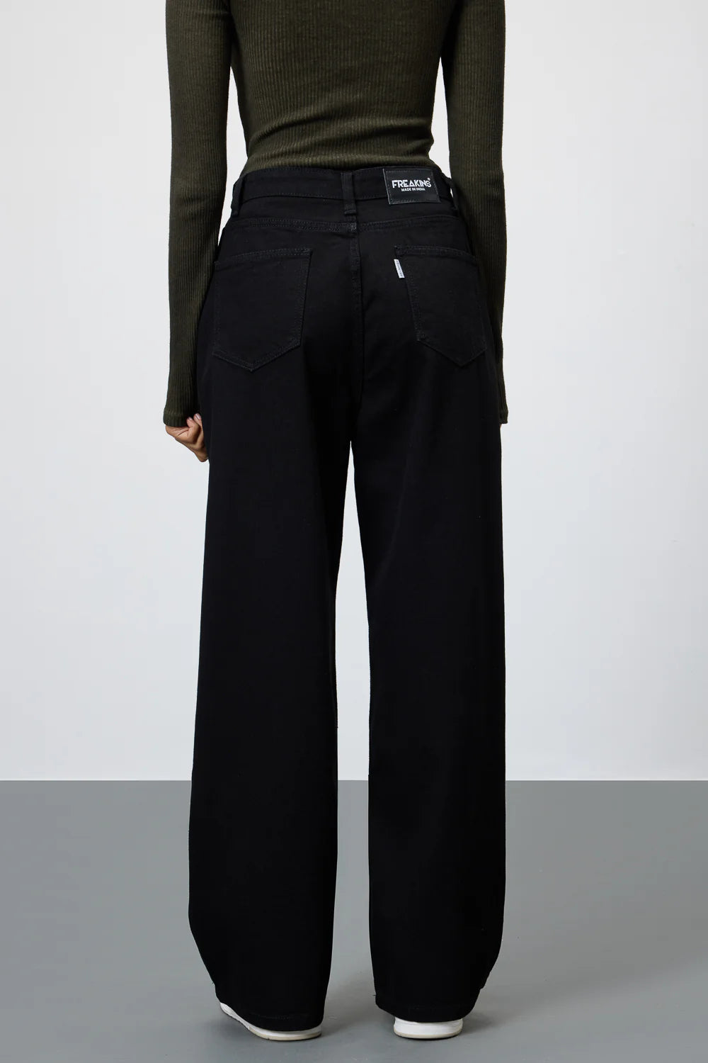 Onyx Cropped Women's Wide-Leg Jeans with Comfortable Relaxed Fit for Everyday Wear