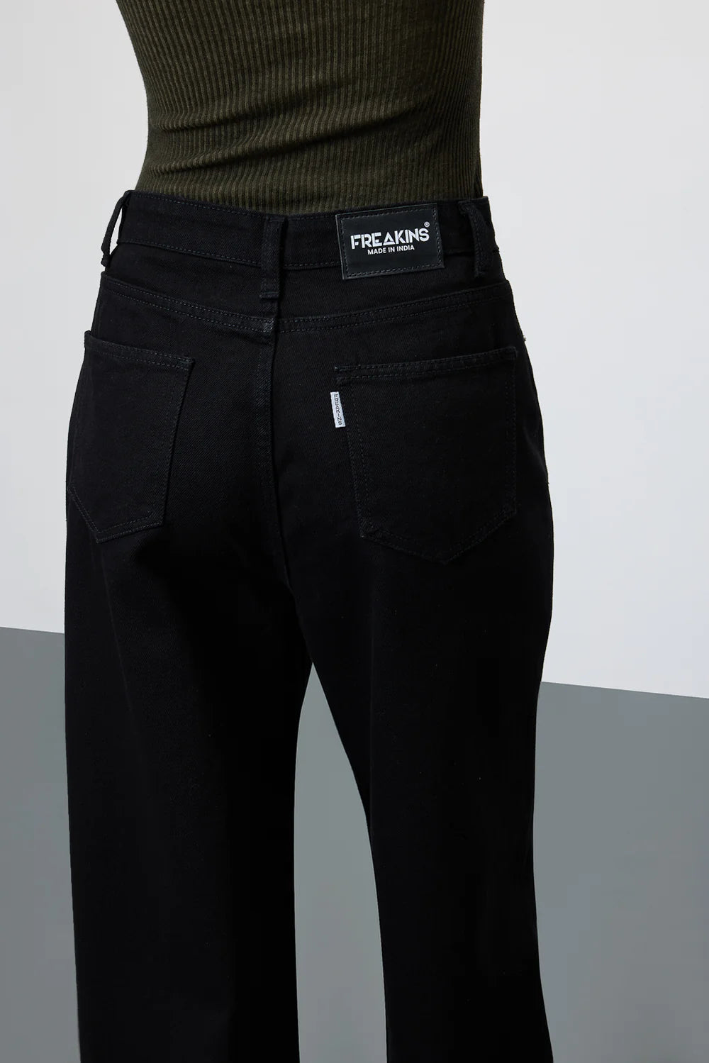 Onyx Cropped Women's Wide-Leg Jeans with Comfortable Relaxed Fit for Everyday Wear