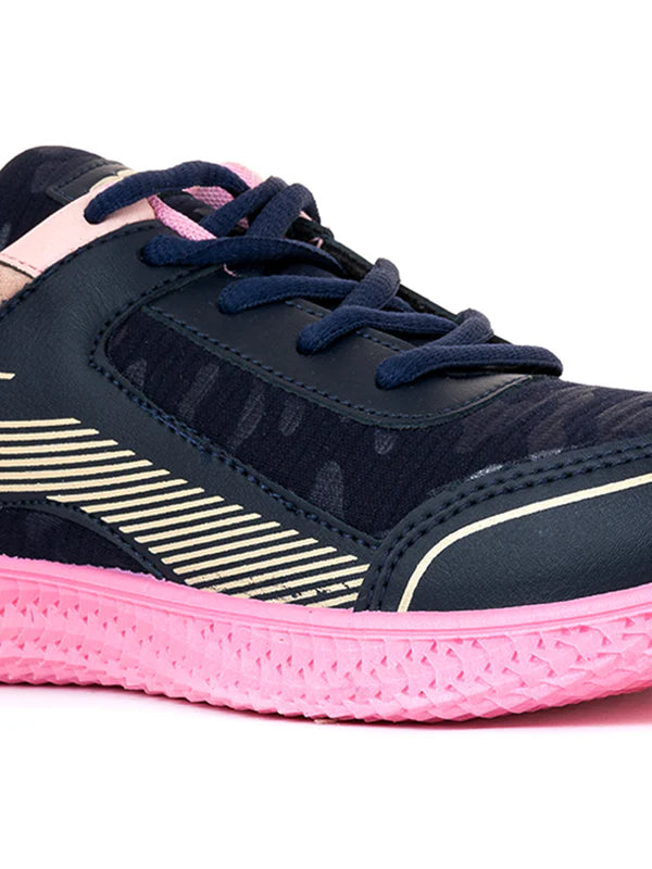 Lightweight Athletic Trainers for Women with Durable and Breathable Design