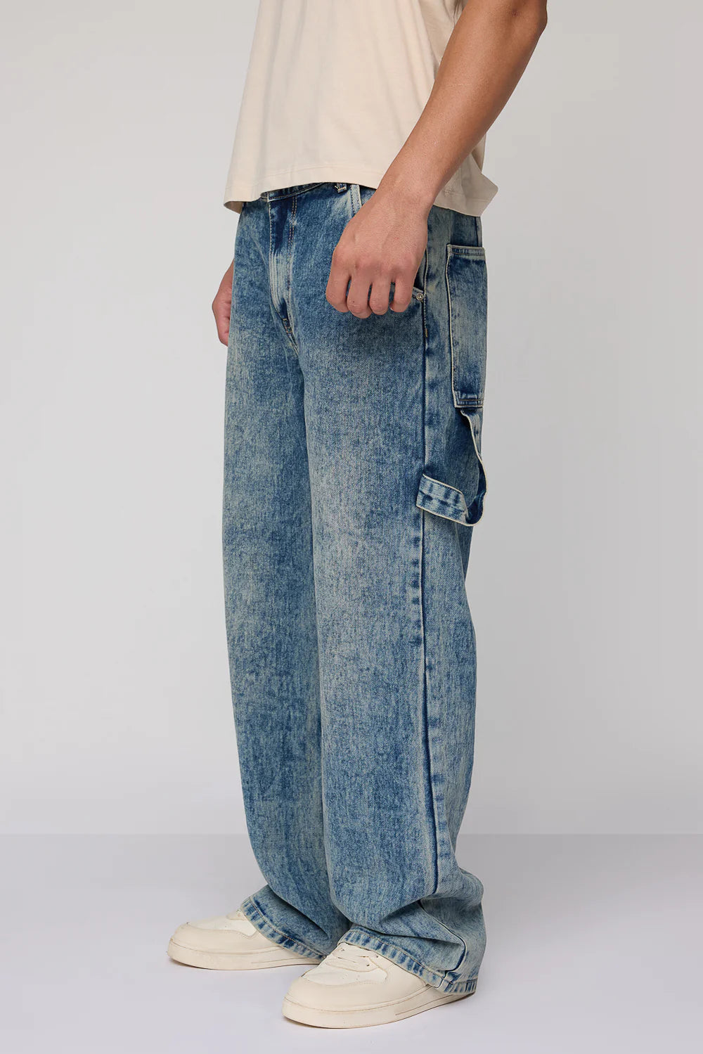 Trendy Blue Washed-Out Straight Jeans for Men with Relaxed Casual Style