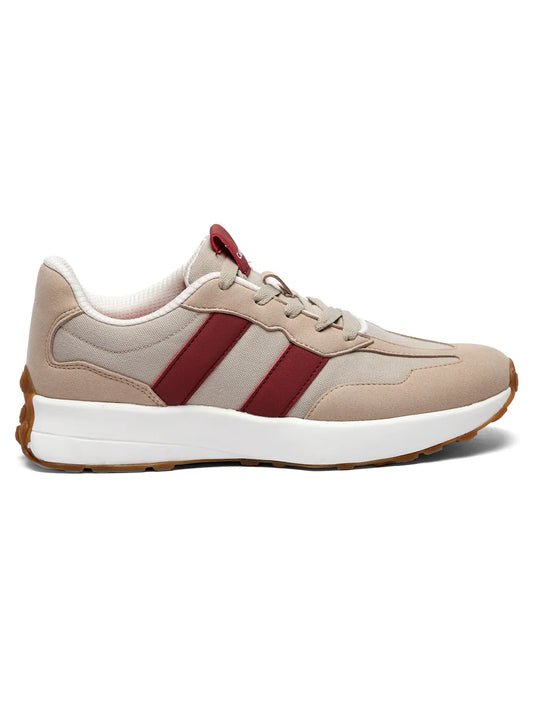 Lightweight Beige Sneakers Designed for Everyday Wear and Style