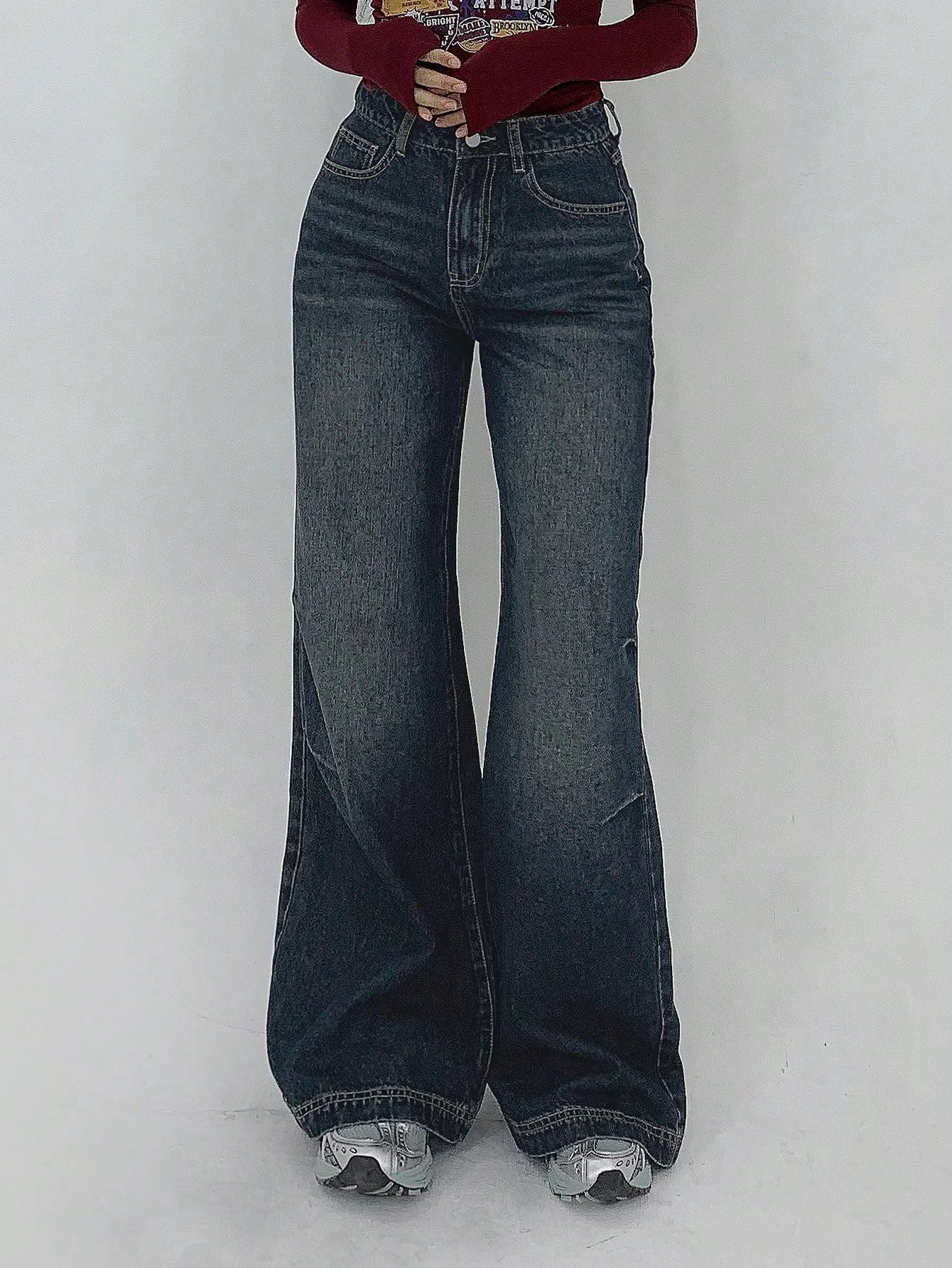 Chic Flare Denim Jeans with Static Fade Wash for Women