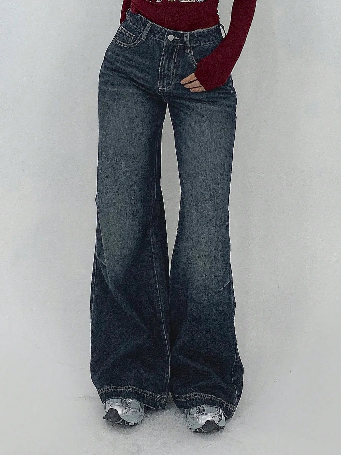 Chic Flare Denim Jeans with Static Fade Wash for Women