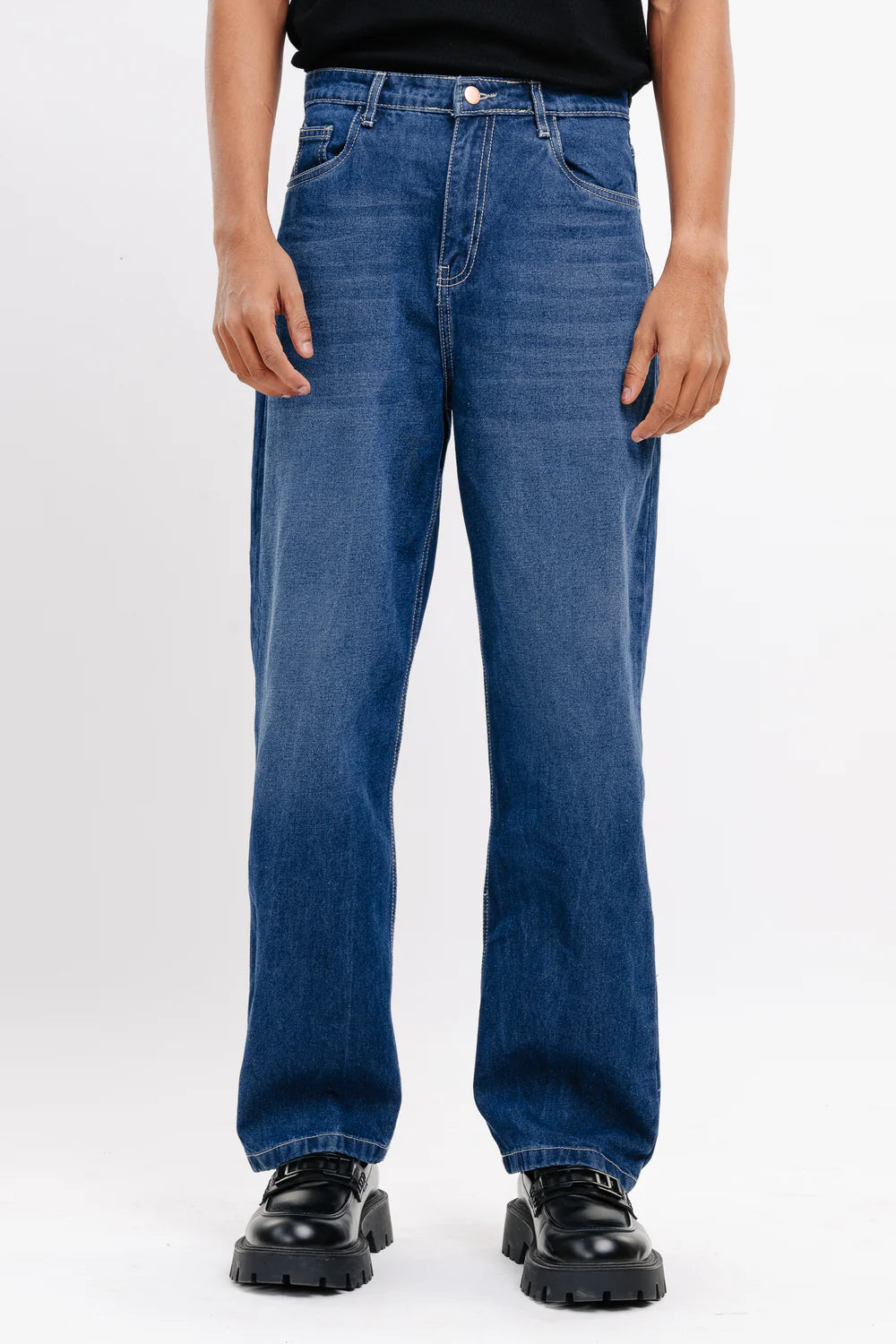 Men's Go-To Blue Straight Fit Jeans with Classic Design for Daily Wear