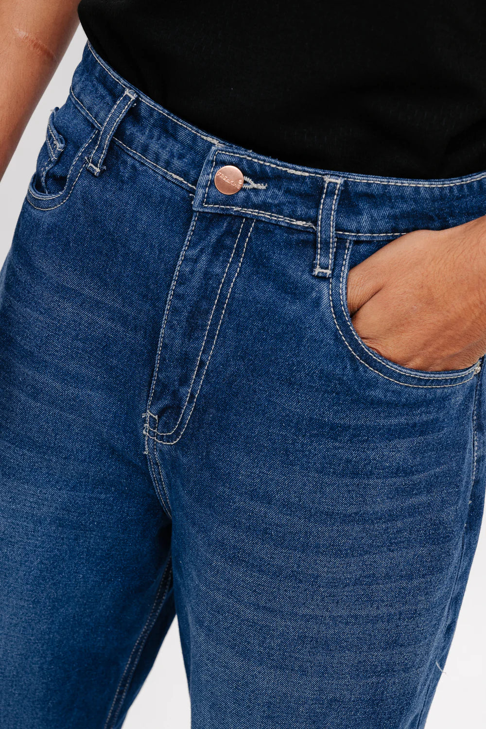 Men's Go-To Blue Straight Fit Jeans with Classic Design for Daily Wear