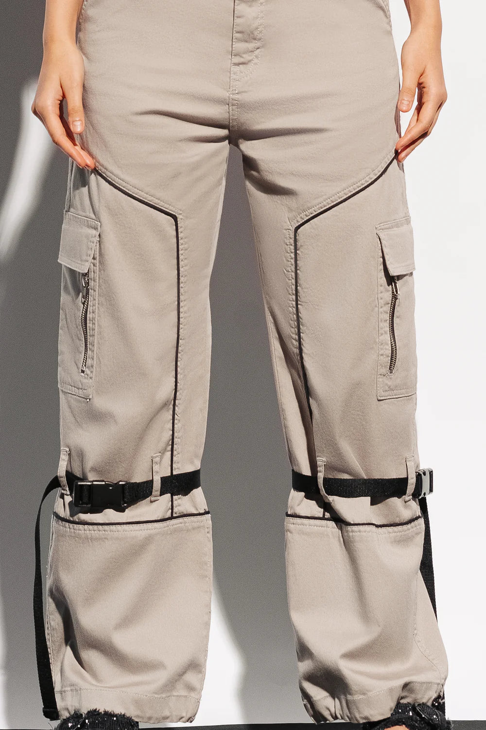 Modern Women’s Denim Harbor Straight Cargo Jeans with Pockets