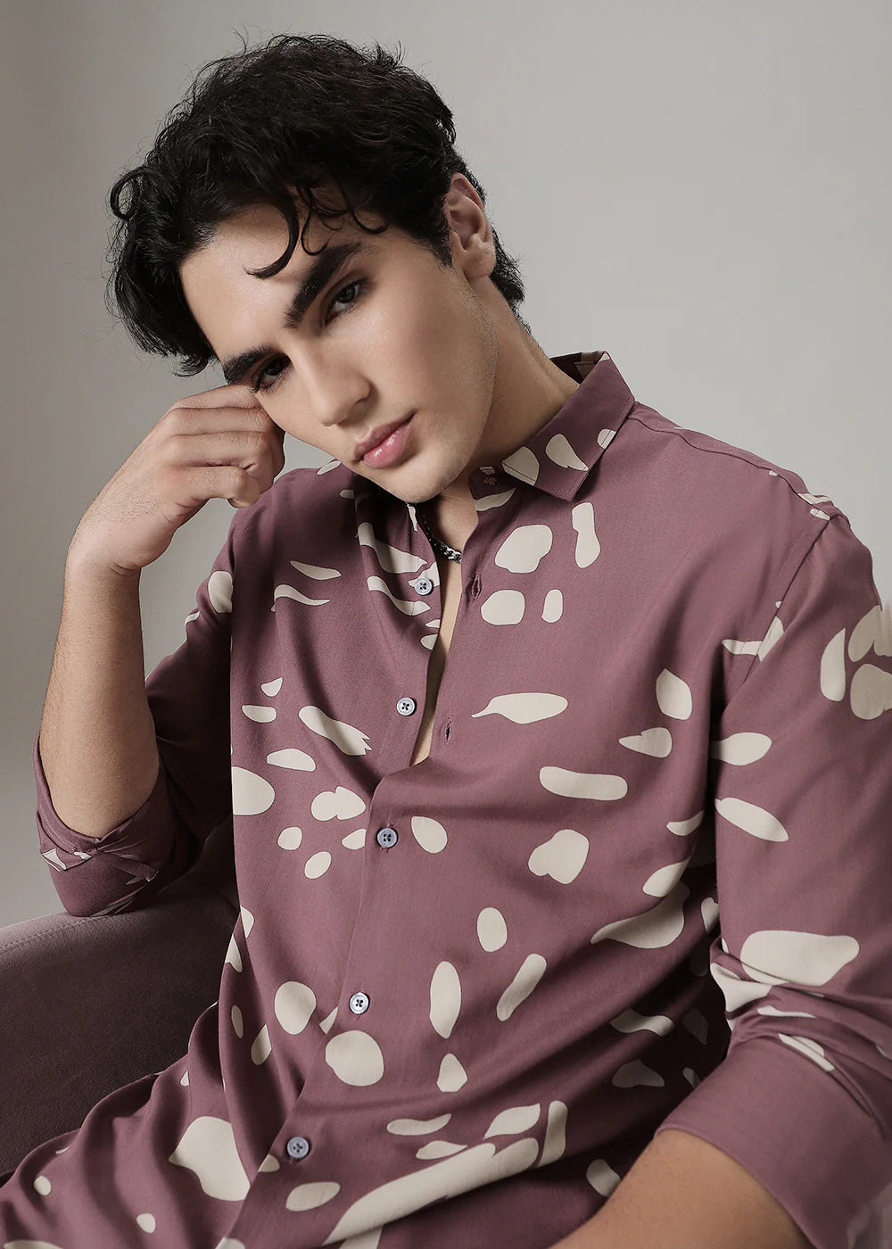 Men’s Mauve Shirt Featuring All-Over Printed Design