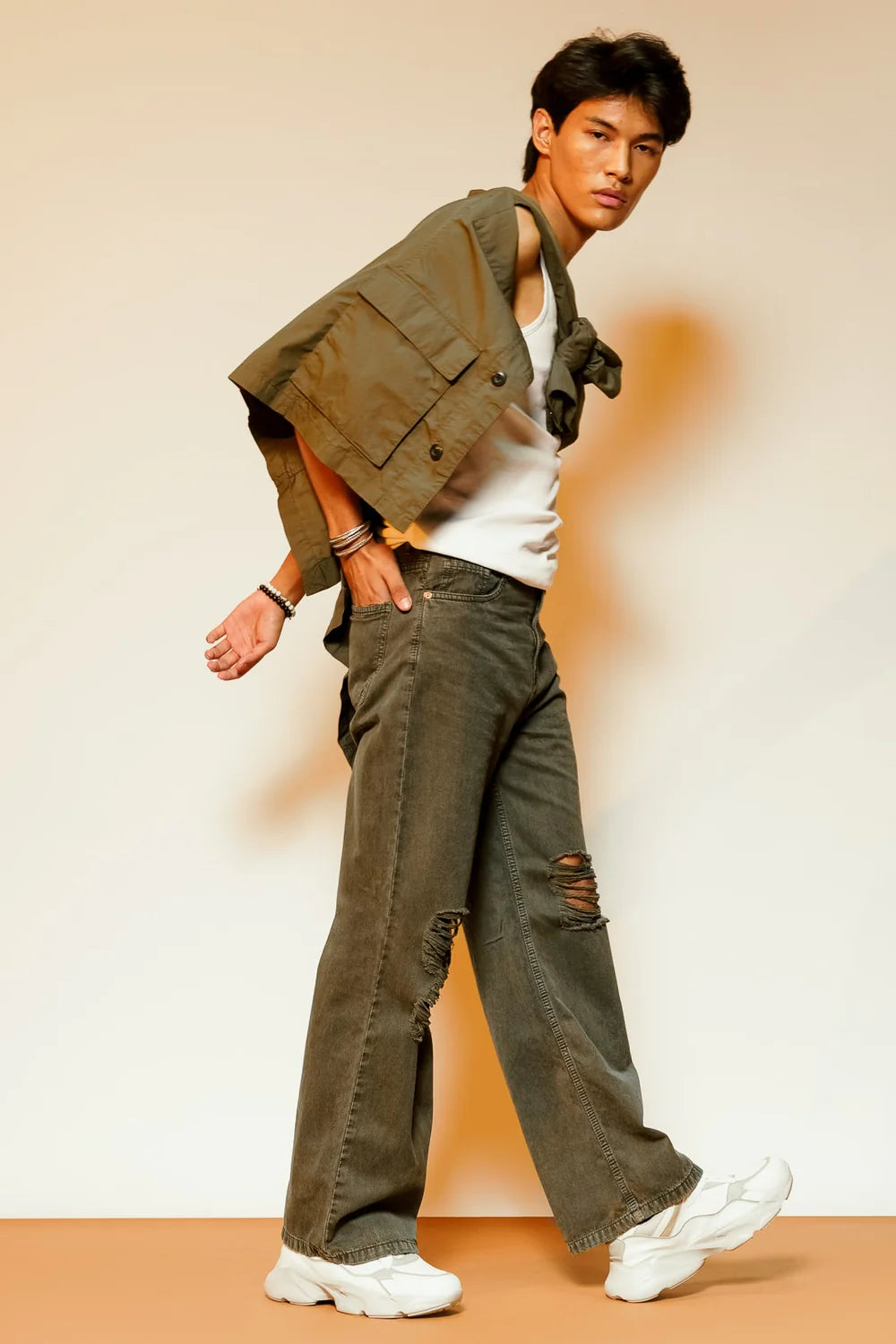 Trendy Olive Distressed Loose-Fit Jeans for Men with Modern Style