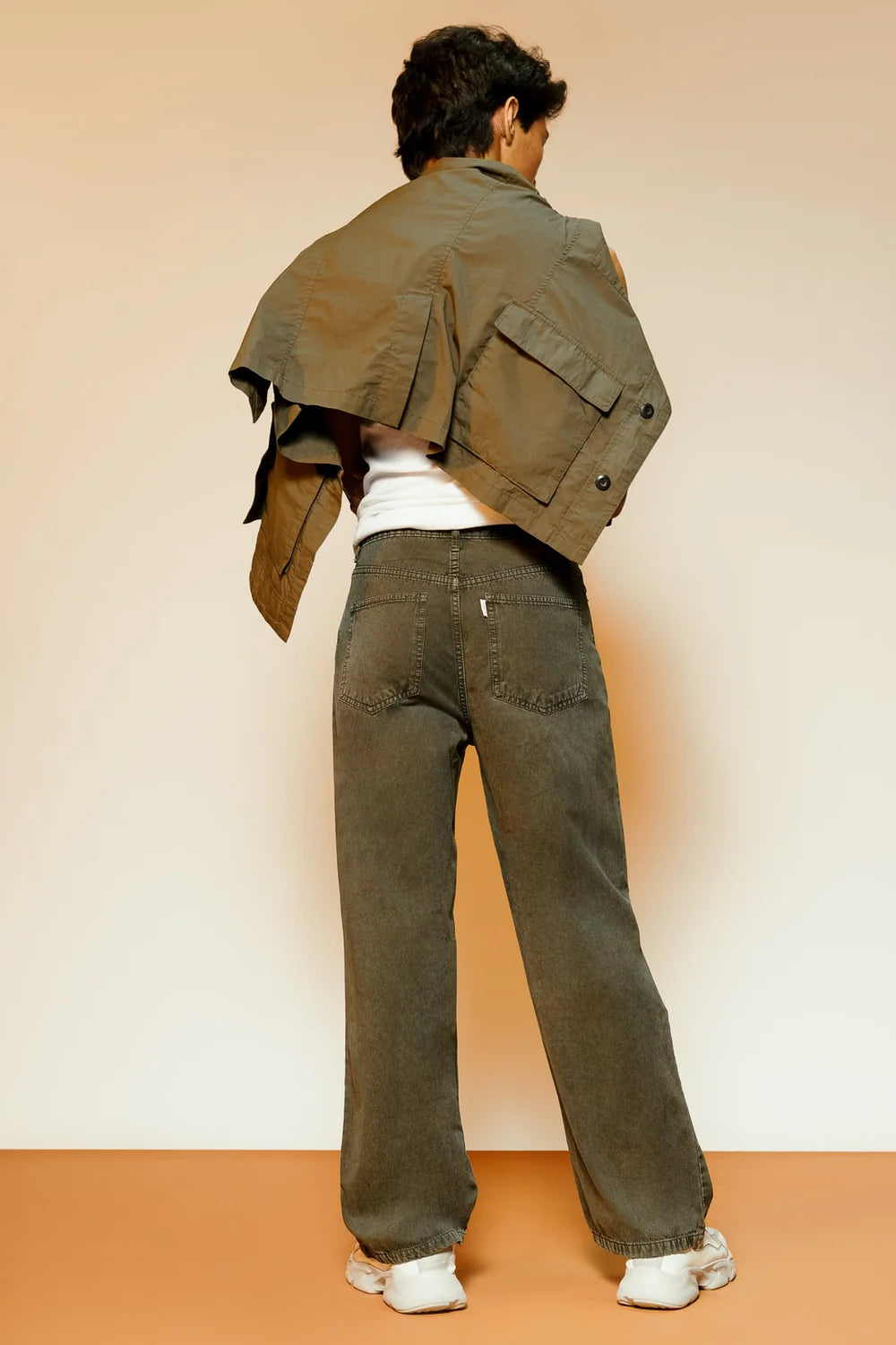 Trendy Olive Distressed Loose-Fit Jeans for Men with Modern Style