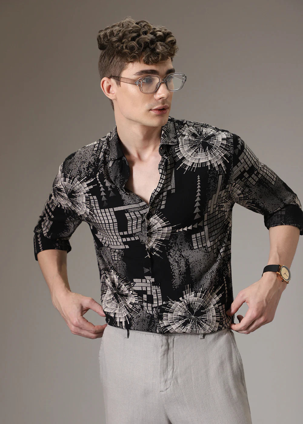 Relaxed Fit Monochrome Button-Up Shirt with Contemporary Feather Motifs