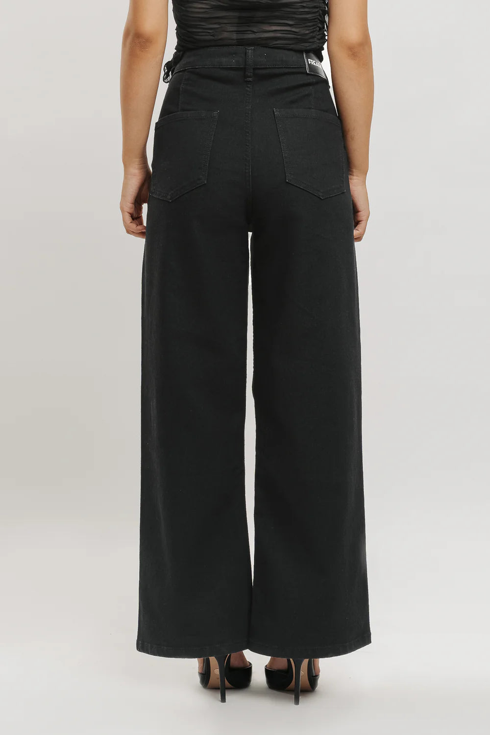 Relaxed Fit True Black Wide Jeans for Women for Effortless Street Style