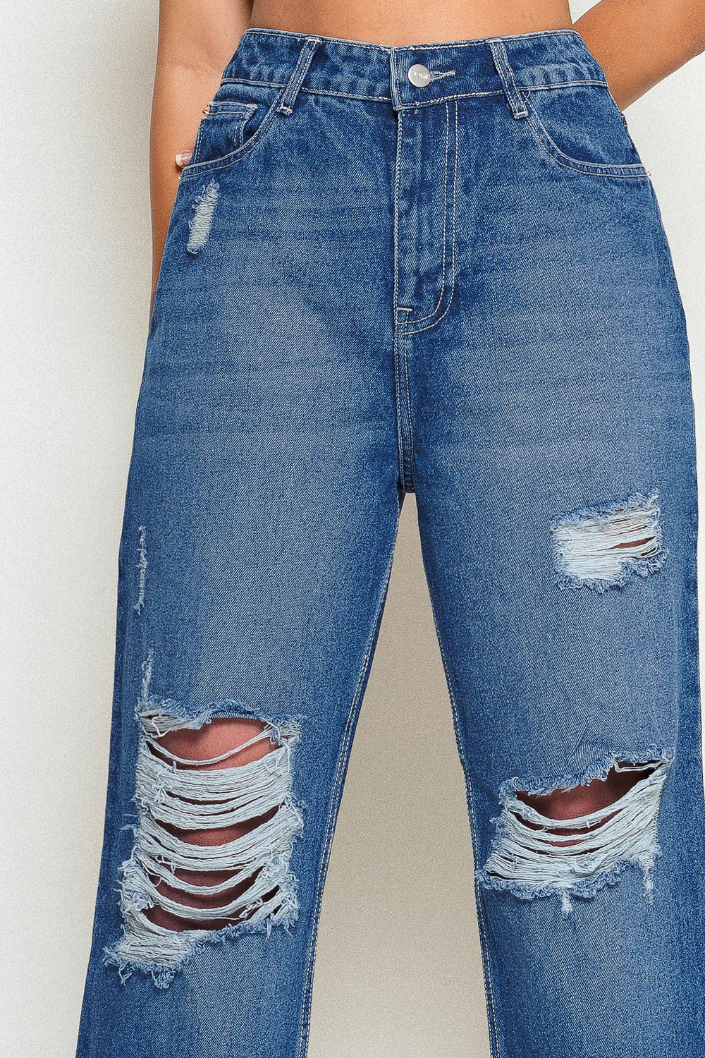Modish Blue Women's Straight-Leg Jeans with Trendy Modern Fit for Everyday Wear