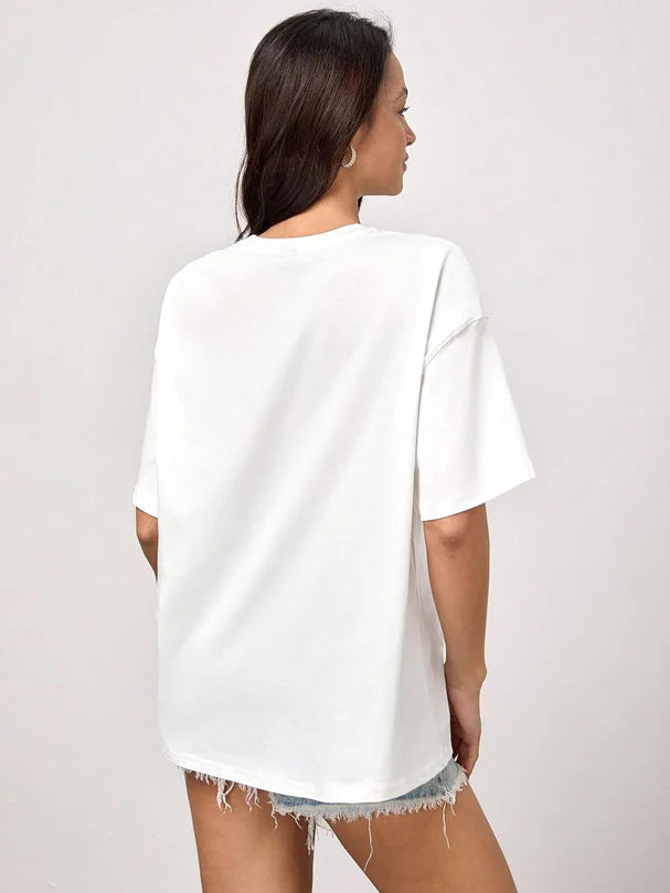 Fashionable Women’s Loose-Fit White T-Shirt with Anime Illustration