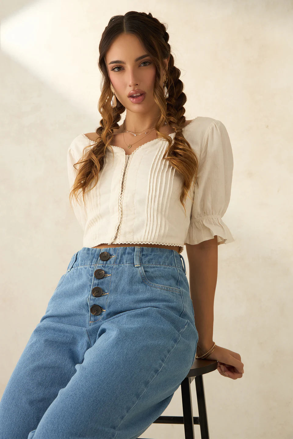 Fashionable Linen Cropped Bustier with Unique Pleated Detailing