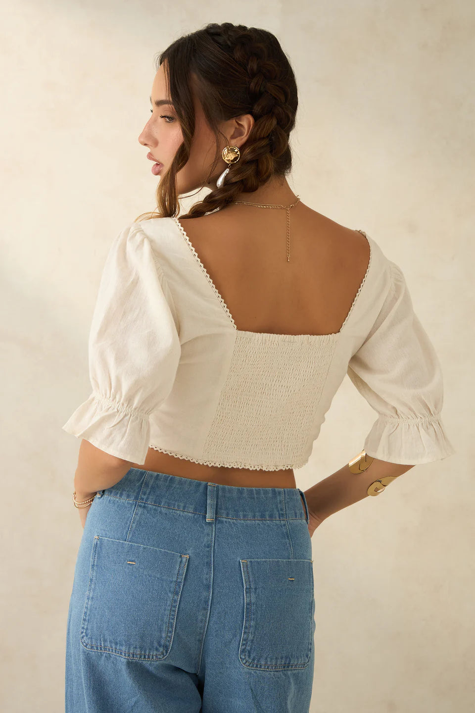 Fashionable Linen Cropped Bustier with Unique Pleated Detailing