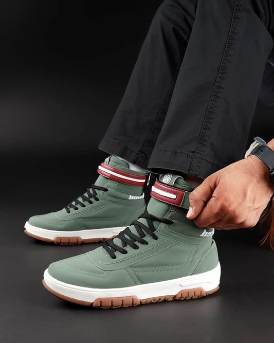 Stylish Olive Sneakers Bold Versatile Design Perfect for Streetwear and Daily Wear